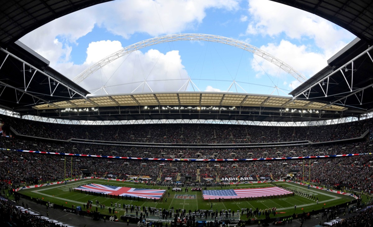 London, UK. 28 October 2018. Eagles fans. Philadelphia Eagles at  Jacksonville Jaguars NFL game at Wembley