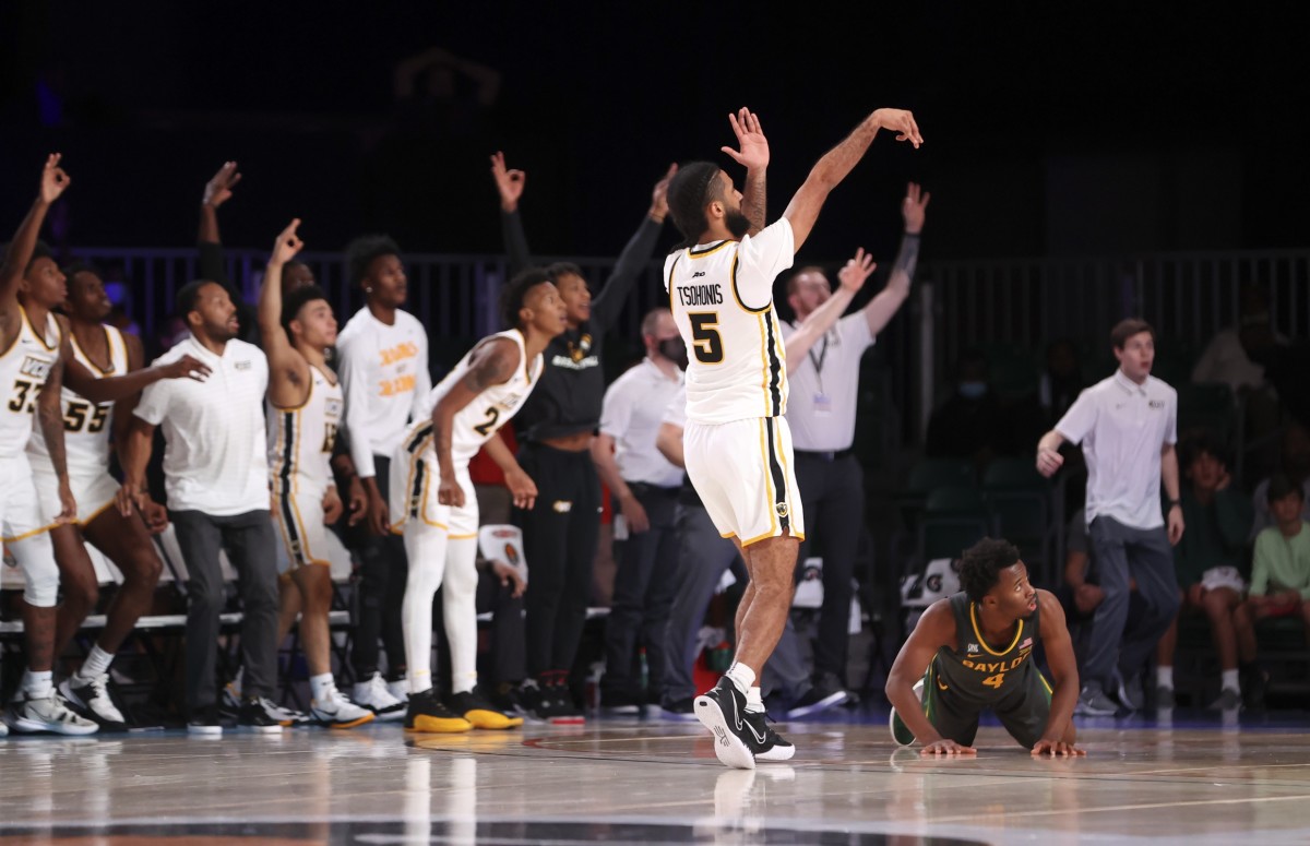 Marcus Tsohonis make a 3-pointer against Baylor.