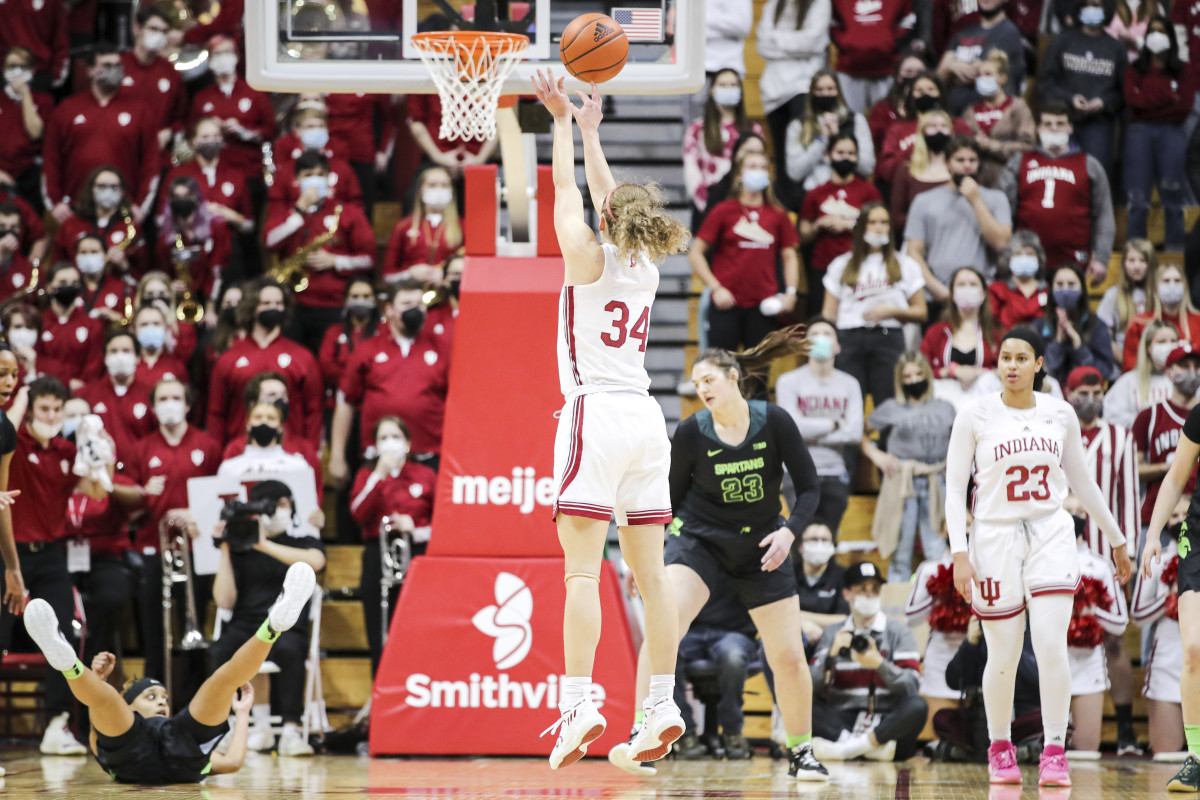 Indiana Guard Grace Bergers Career High Scoring Night Leads The