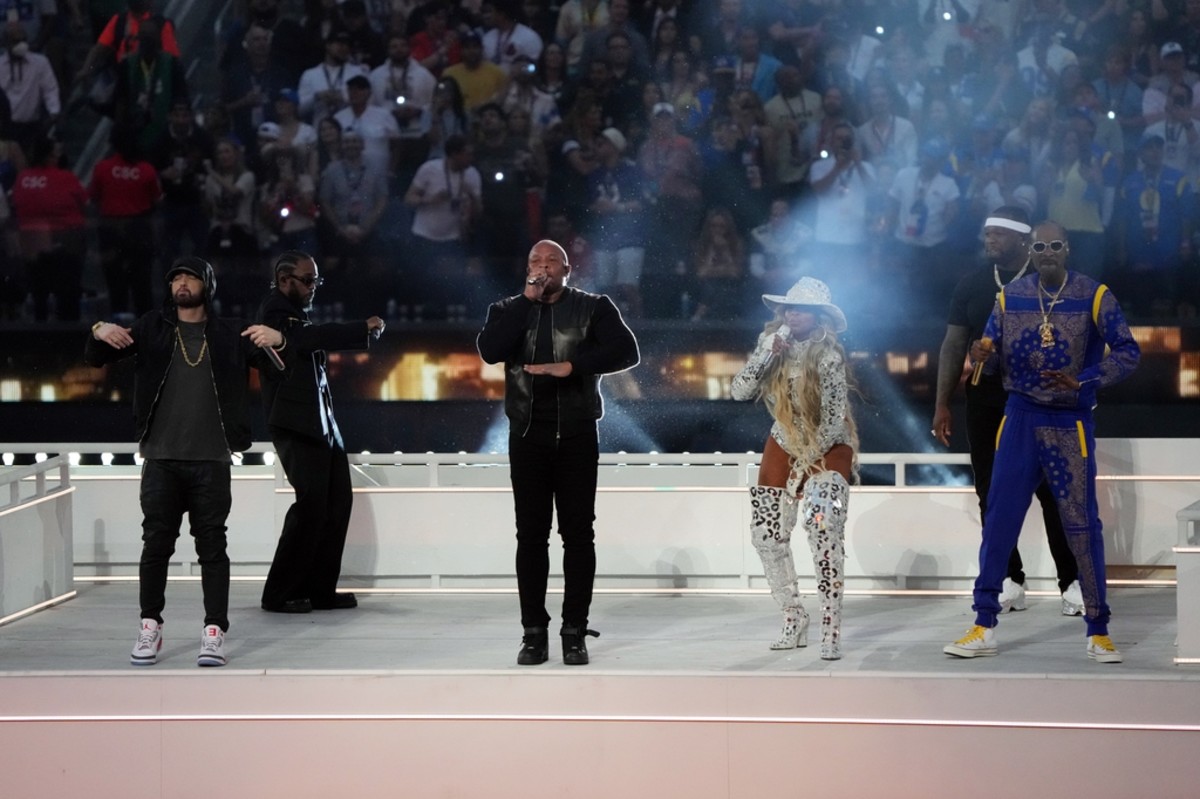 Watch: Here's the entire Super Bowl LVI halftime show - Sports Illustrated