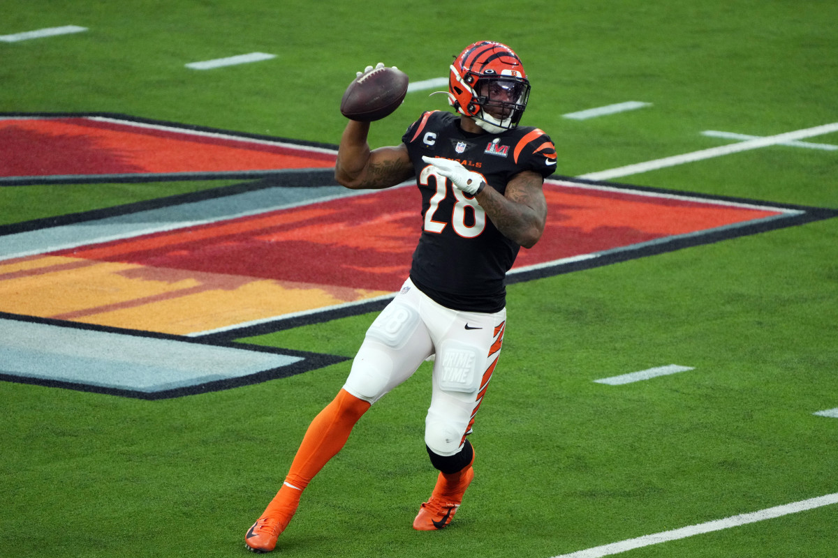 Cincy Special': Bengals Joe Mixon throws touchdown in Super Bowl 56