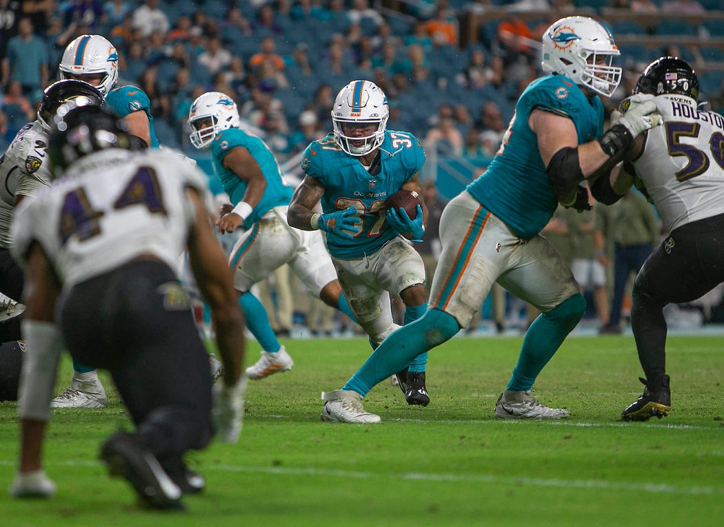 Myles Gaskin and Salvon Ahmed From College Teammates at the University of  Washington to the Pros with the Miami Dolphins