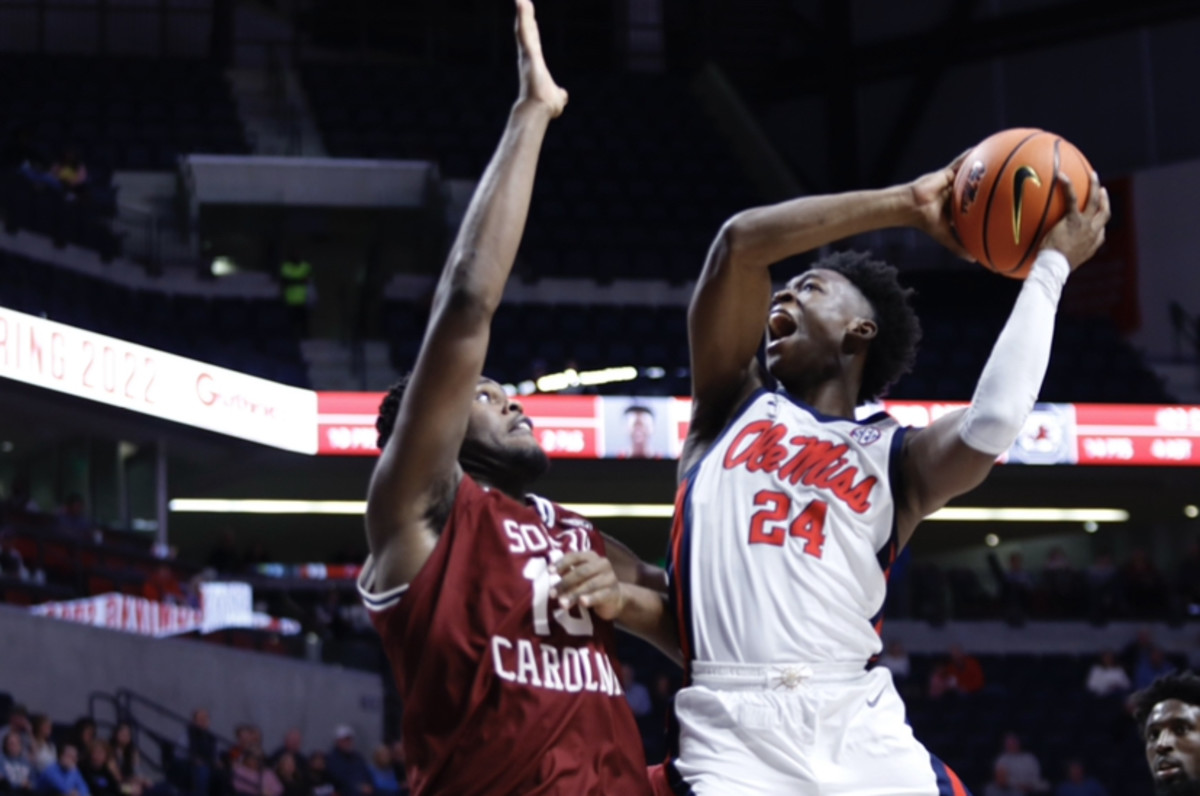 Foster buzzer-beater lifts men's basketball over Maryville in overtime -  Oglethorpe University