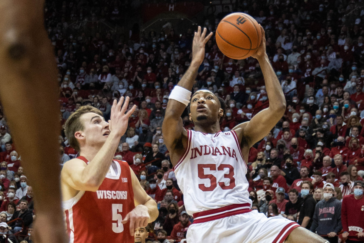 Tamar Bates goes up for a shot in Indiana's home matchup versus Wisconsin.