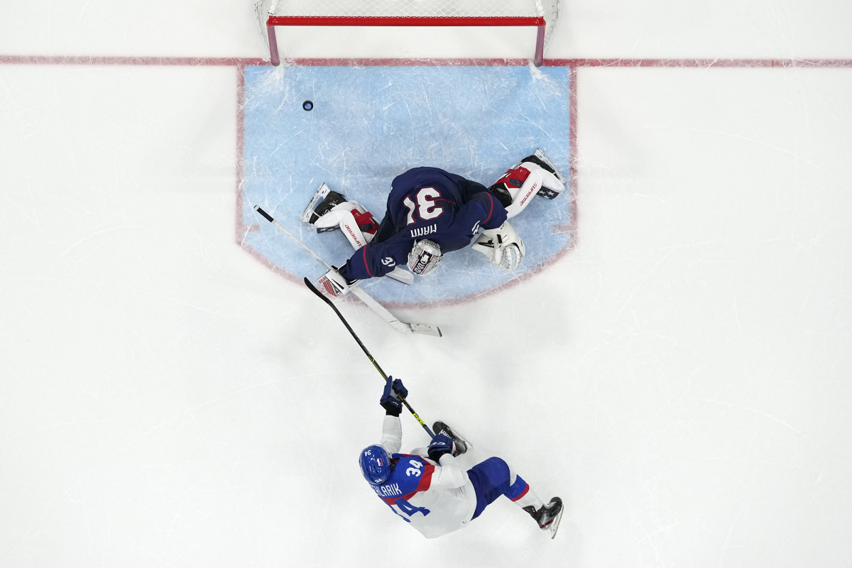 us-slovakia-shootout-goal