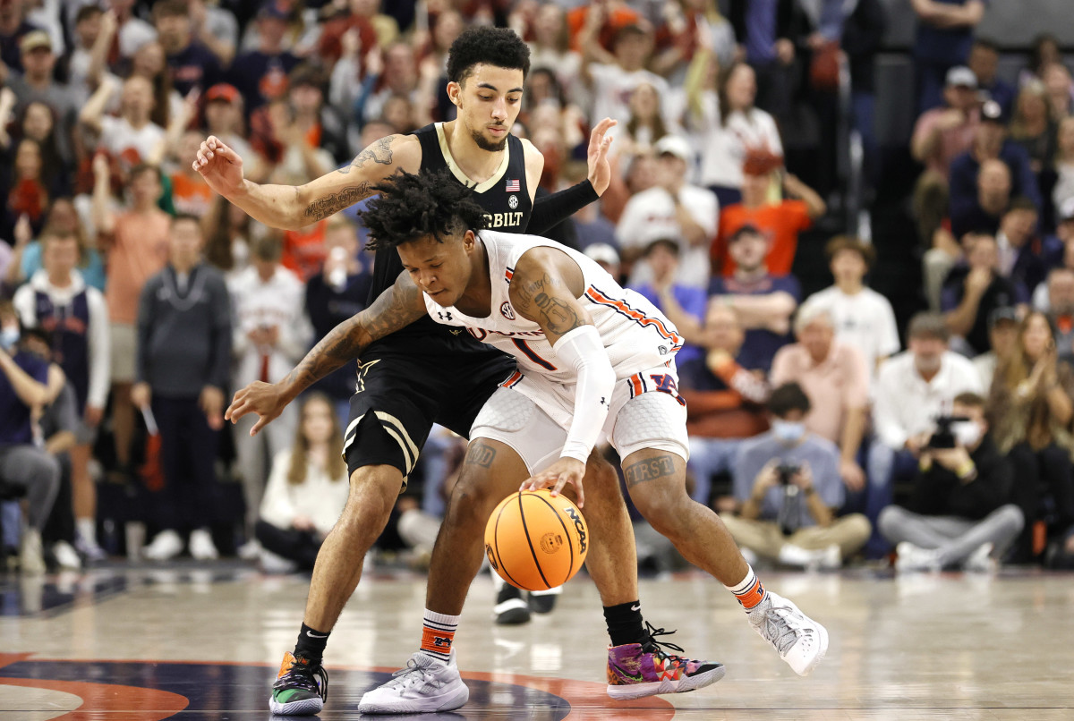 A look at the best pictures from Auburn basketball's win over