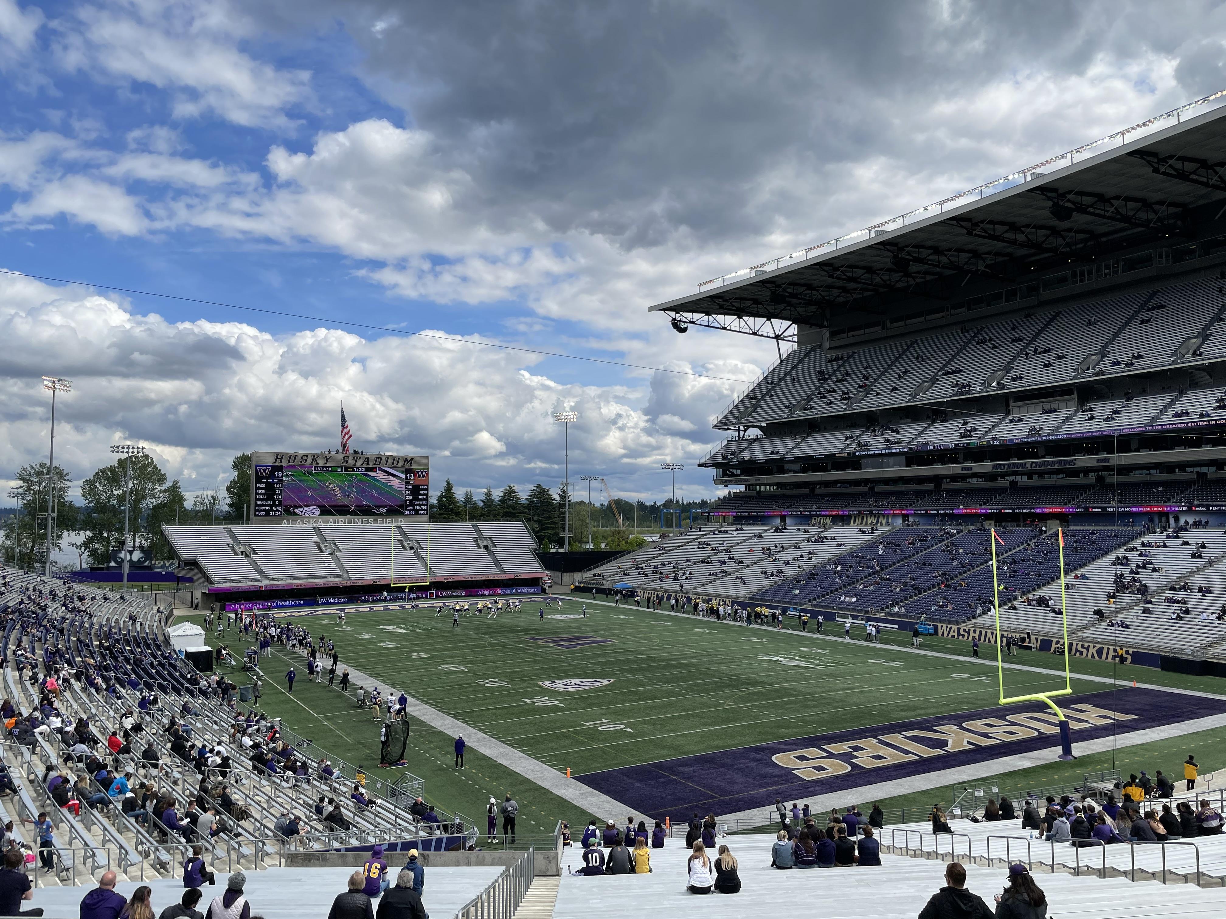 UW to Host Spring Preview, a Day of Football, Softball and Baseball