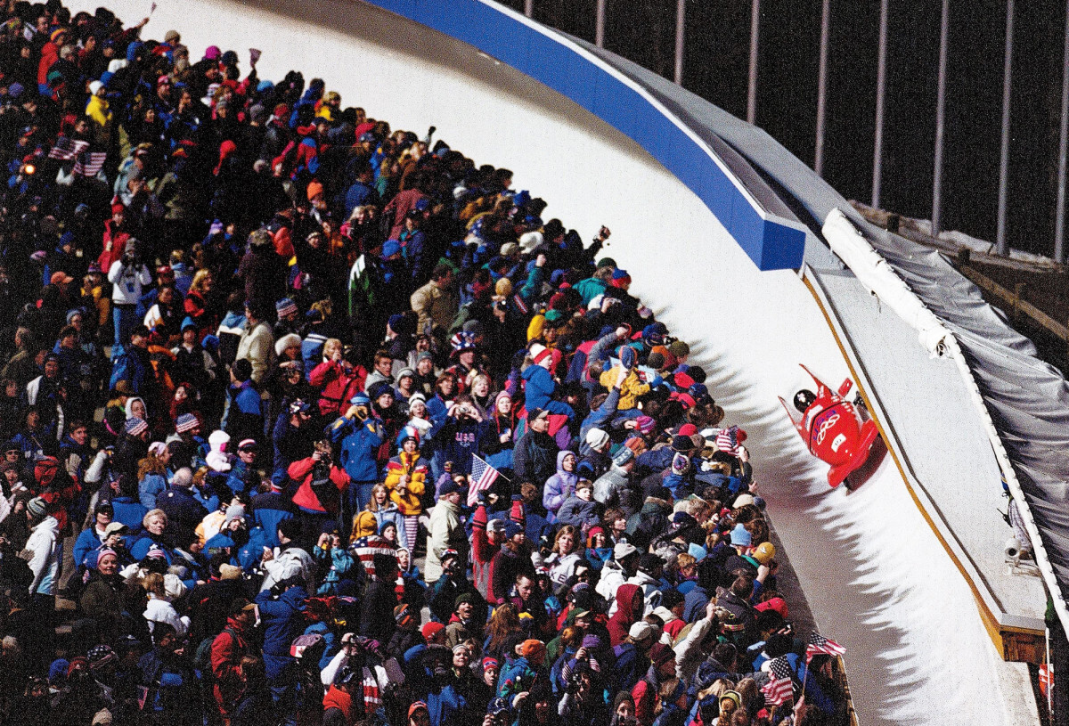 vonetta-flowers-competing-bobsled