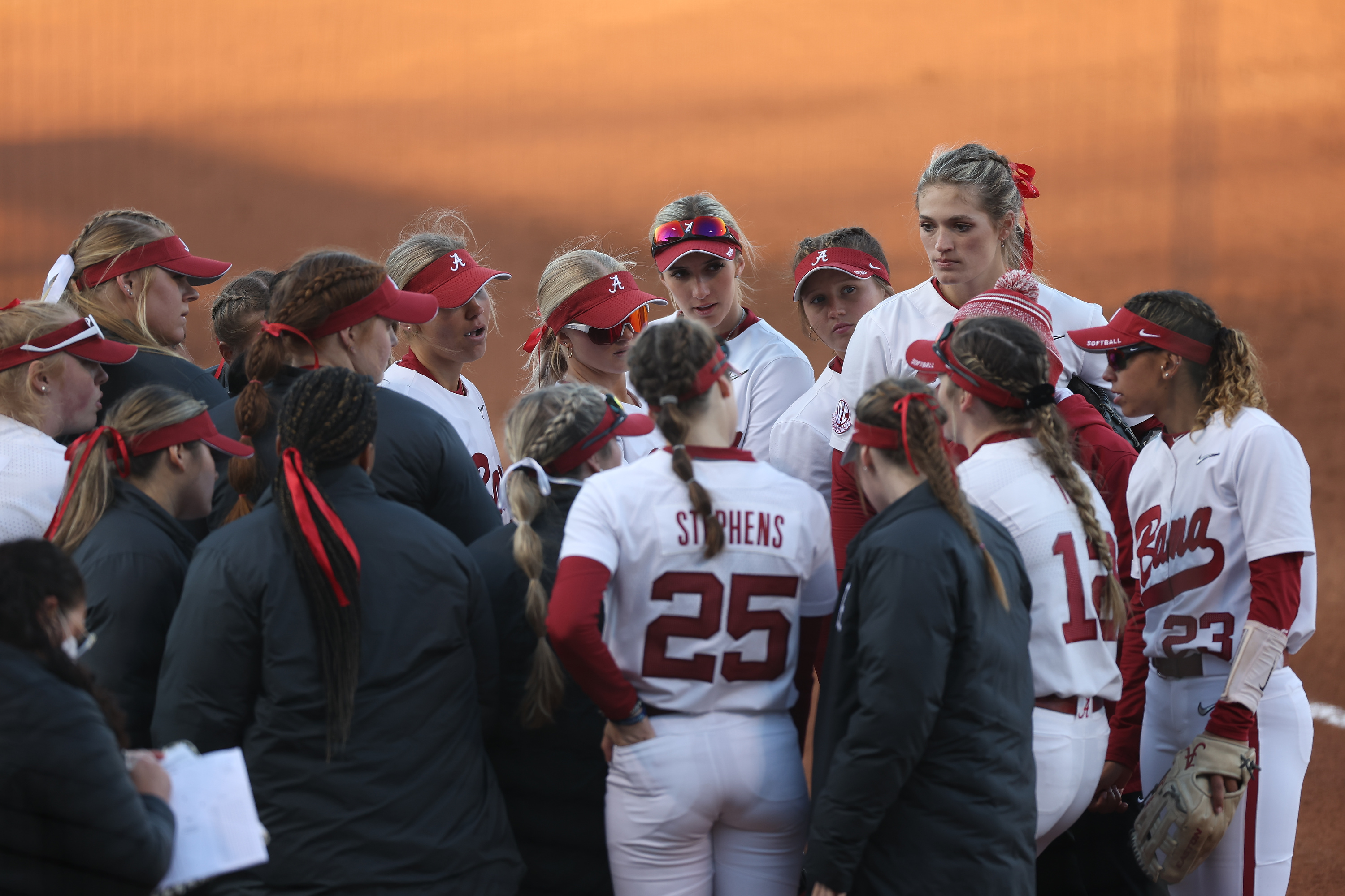 Live Updates: Alabama Softball Looks To Remain Perfect On Day 2 Of ...