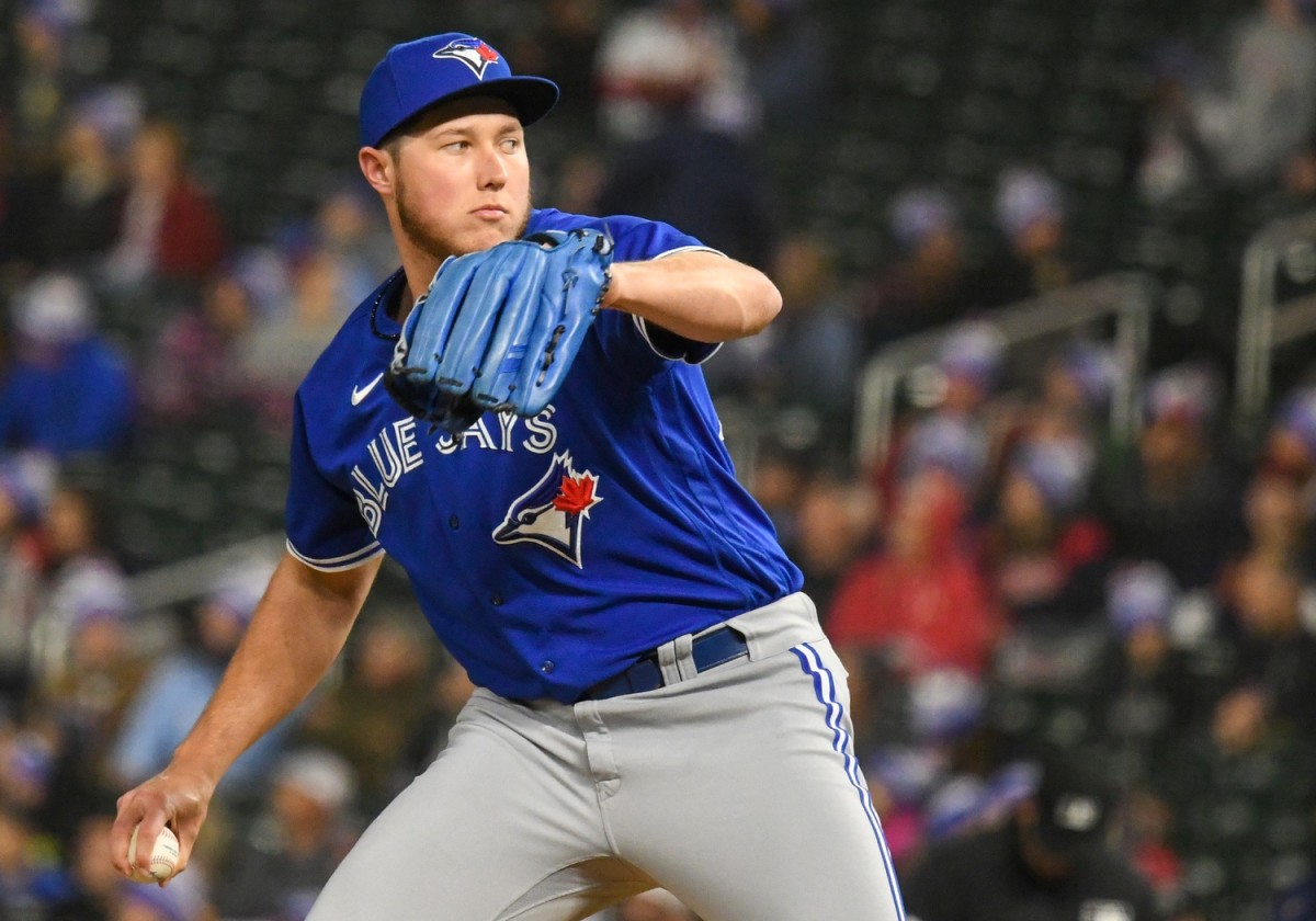 Toronto Blue Jays' iron-man pitcher late arriving for spring training