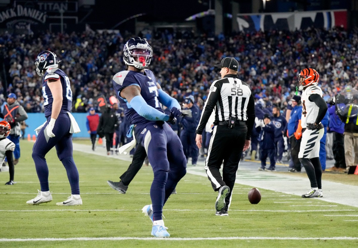 Point Spread: Slight Line Increase For Titans' Road Game With Browns -  Sports Illustrated Tennessee Titans News, Analysis and More