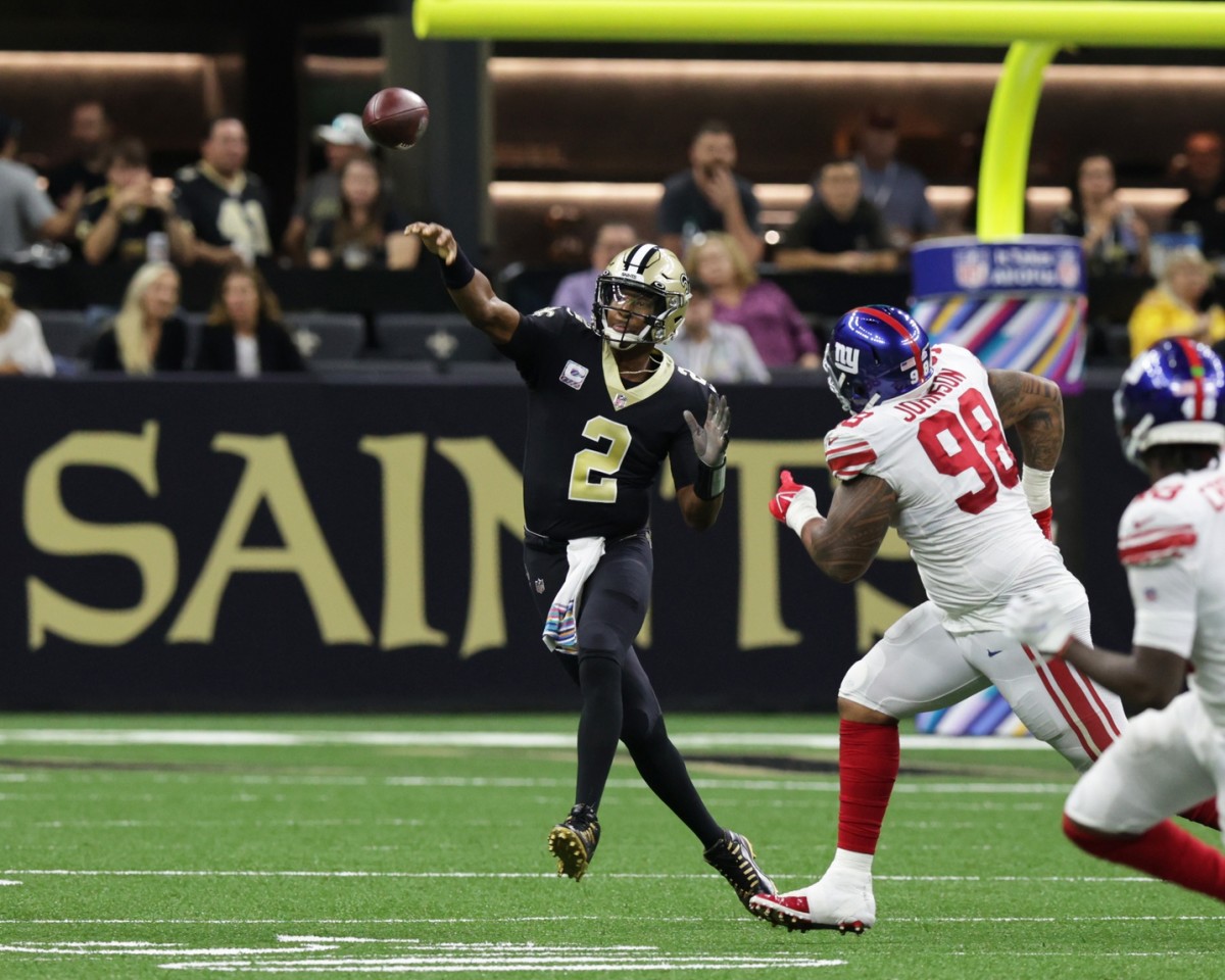 Oct 3, 2021; New Orleans Saints quarterback Jameis Winston (2) passes downfield against the New York Giants. Mandatory Credit: Stephen Lew-USA TODAY Sports