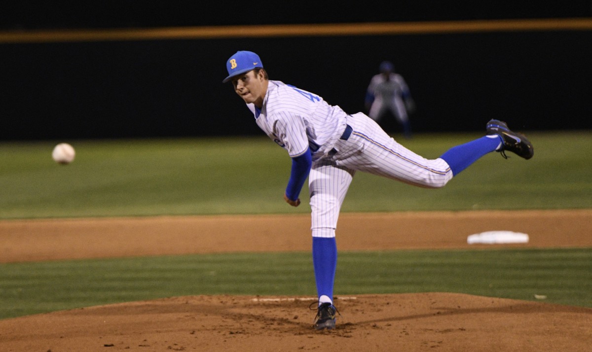 UCLA Baseball on X: FINAL: UCLA 11, Pepperdine 2 4️⃣ wins in a row to open  the year! #GoBruins  / X