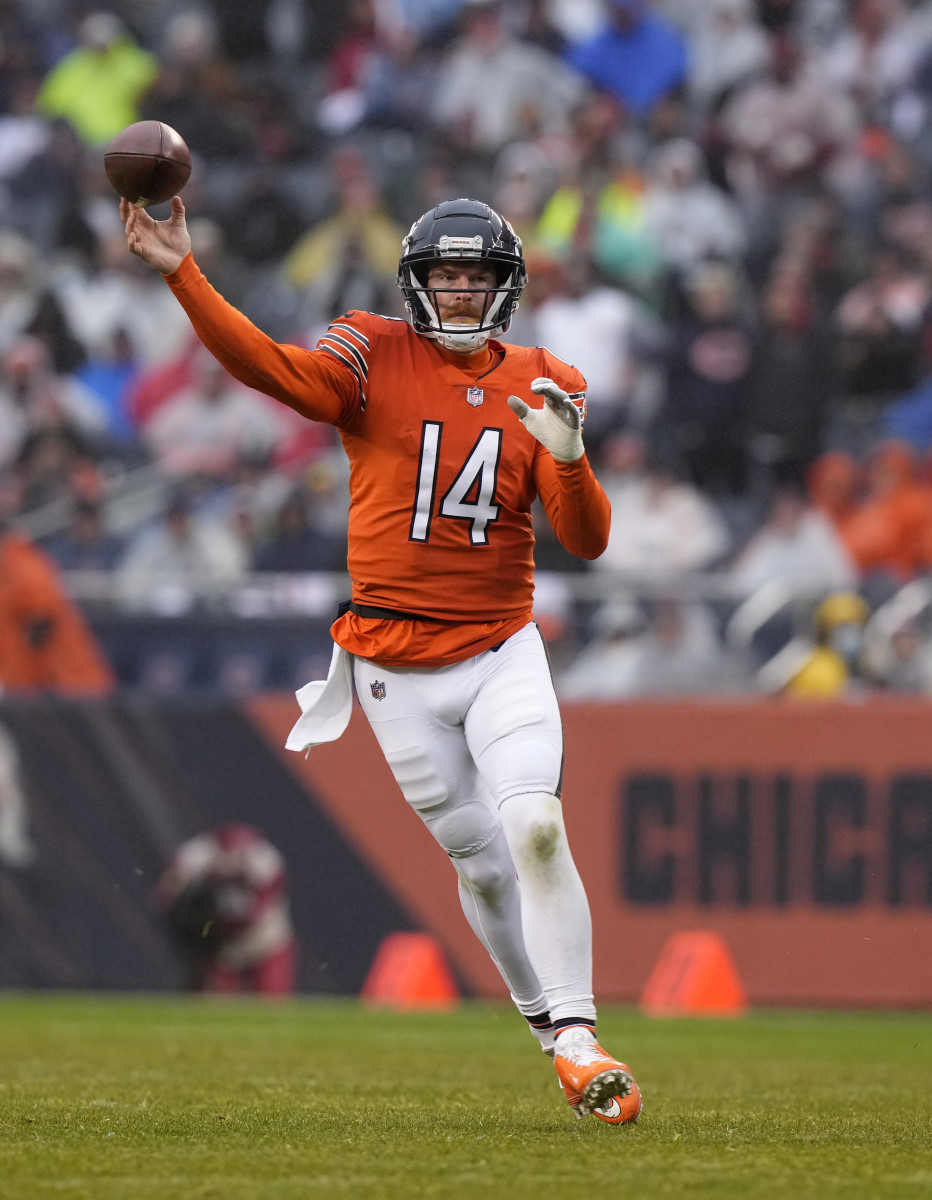 Bears QB Andy Dalton playing to keep starting job, extend NFL career -  Chicago Sun-Times