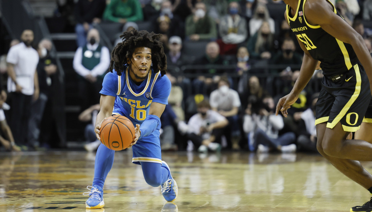 UCLA Men's Basketball's Tyger Campbell Named One of 5 Finalists For Bob