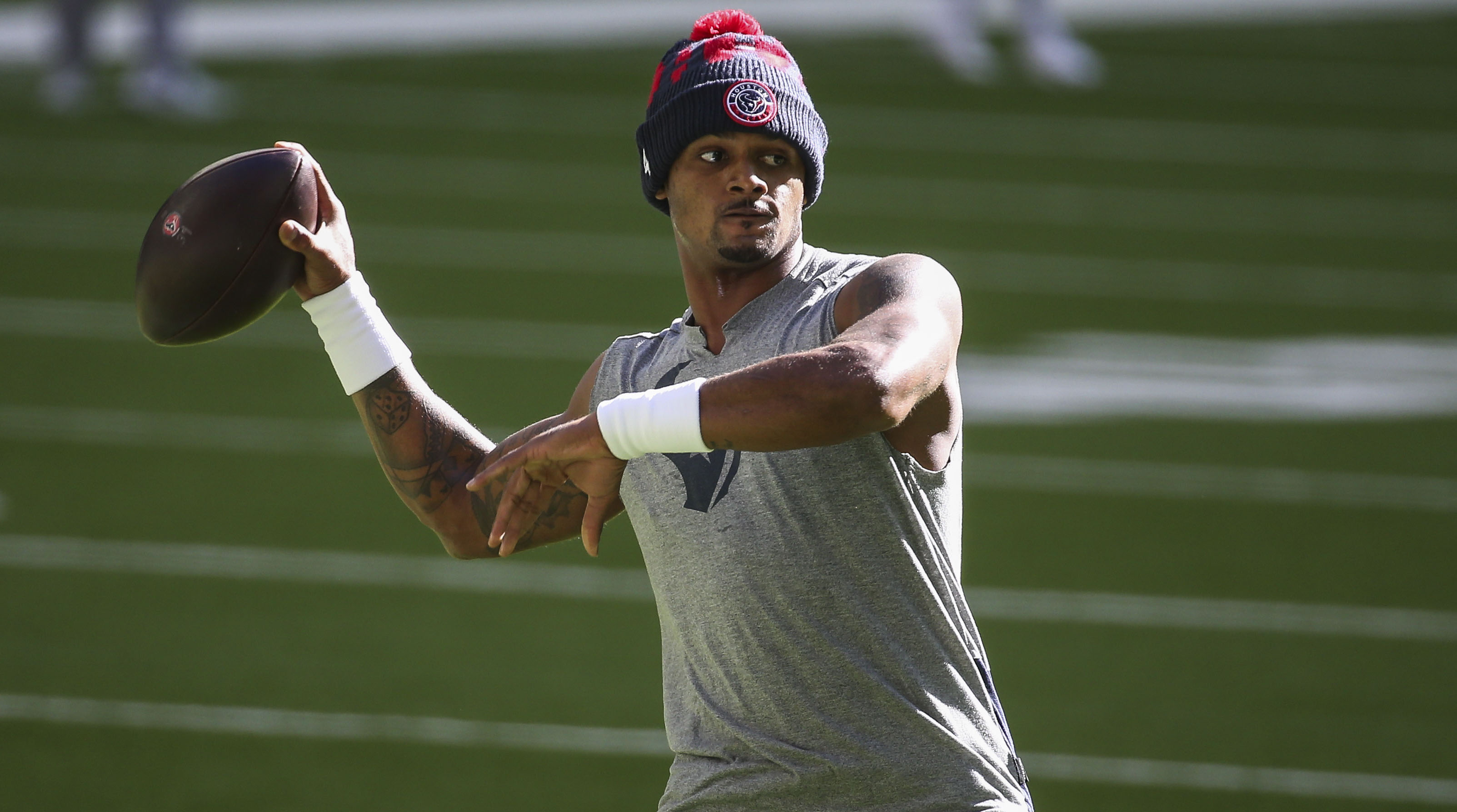 Mirror, mirror: Seahawks' Russell Wilson bests Houston's Deshaun