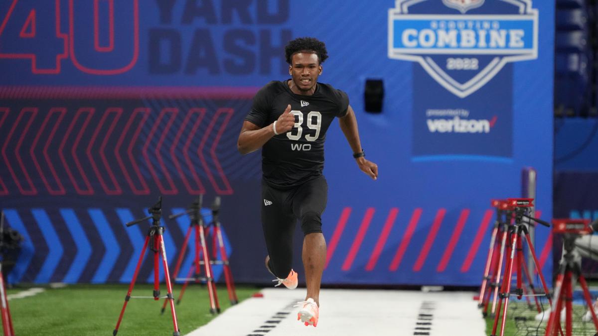 Ohio State WR Chris Olave runs 4.26 40-yard dash