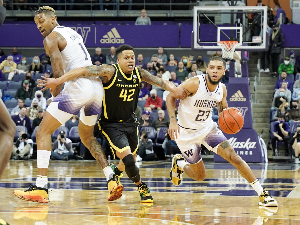 Terrell Brown Jr. uses Nate Roberts' screen to get free.