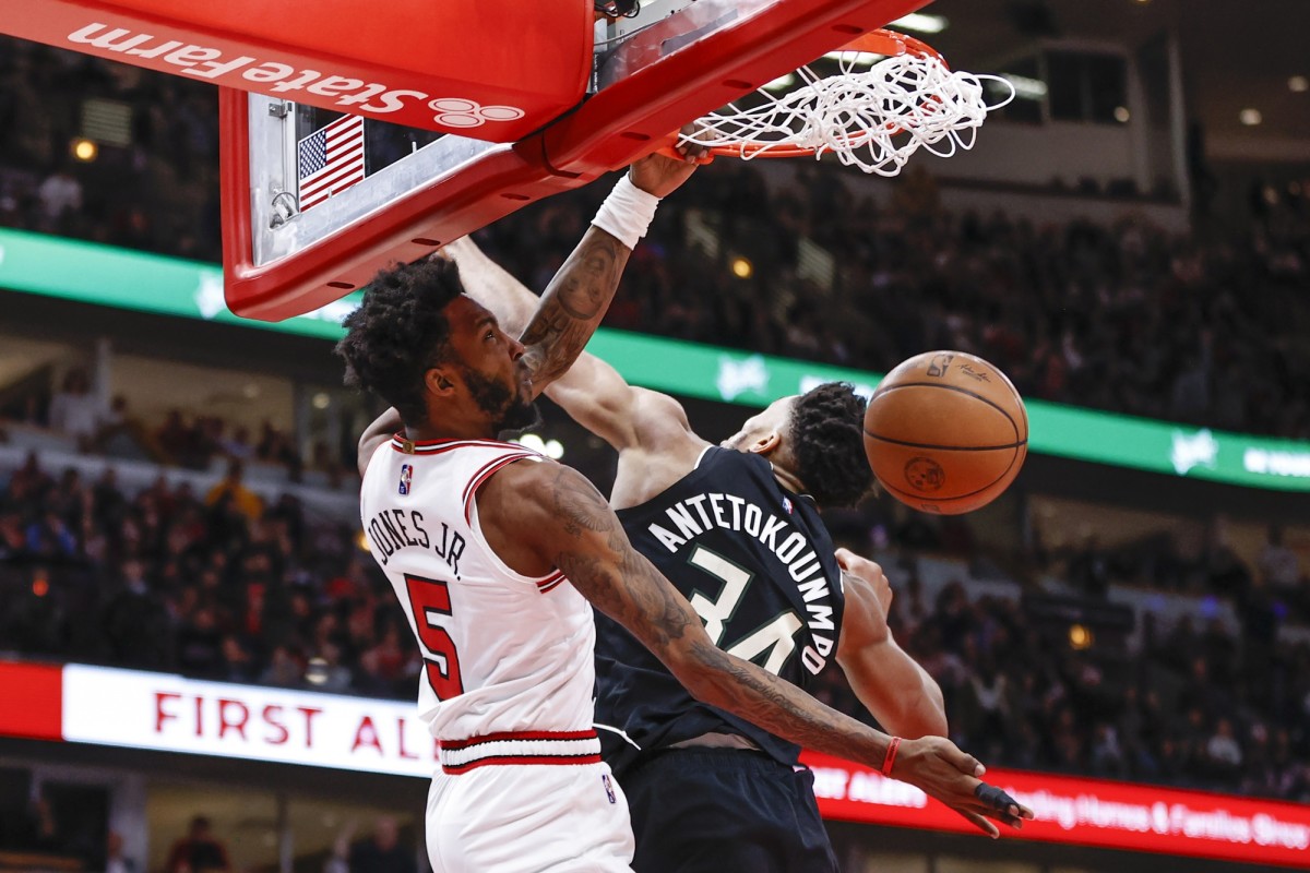 Watch Giannis Antetokounmpo Get Dunked On - Fastbreak On FanNation