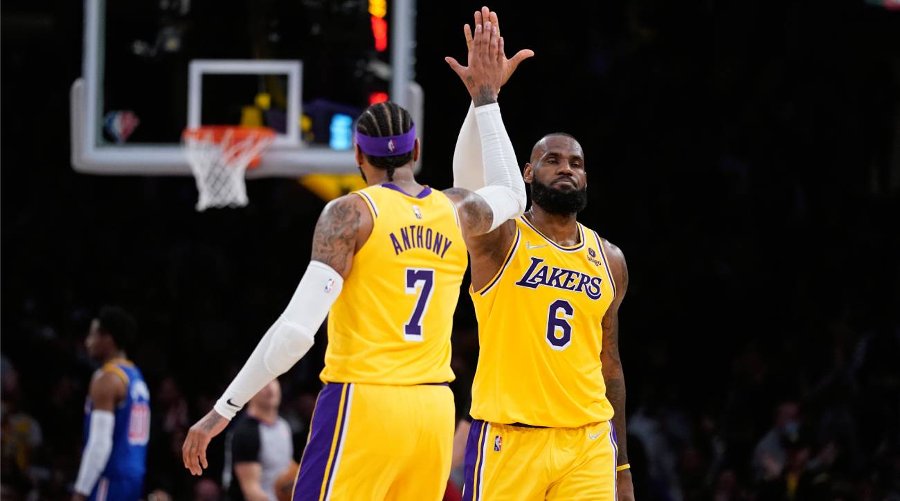 LeBron James erupts for 56 points in Lakers' win over Warriors