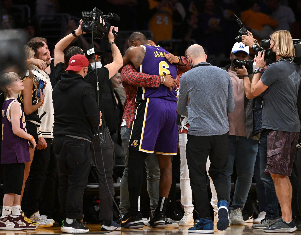 LeBron James scores 56, tells Matthew Stafford it was for him