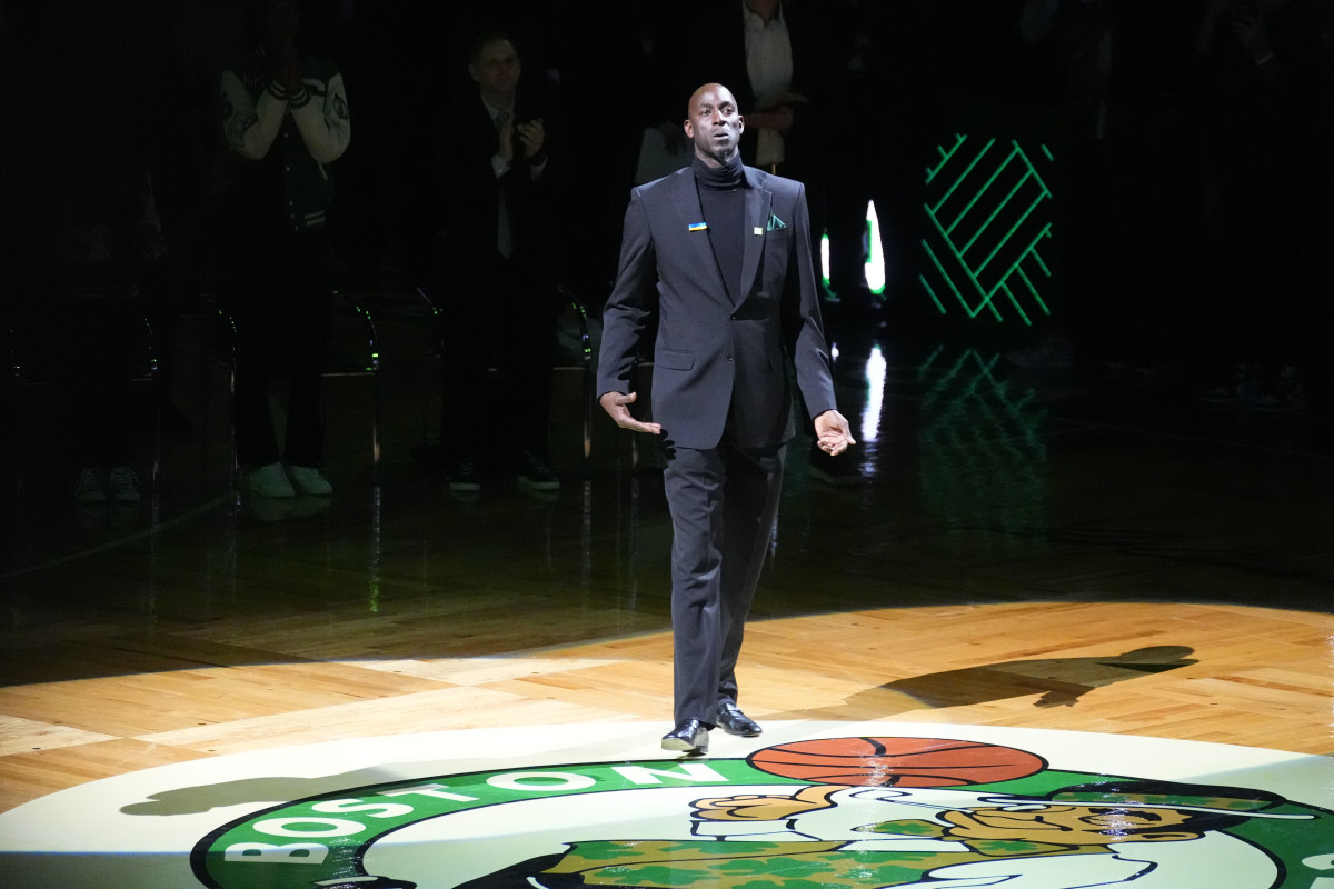 Photos and Videos] Celtics Raise Kevin Garnett's #5 to the Rafters