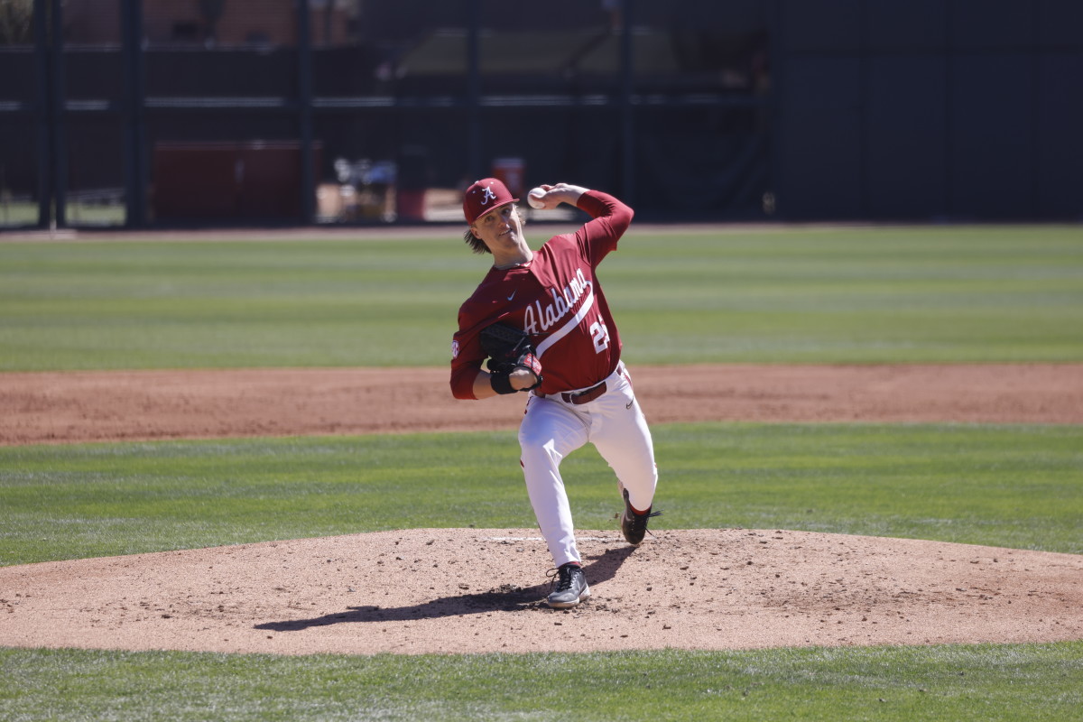 Alabama pitcher Grayson Hitt