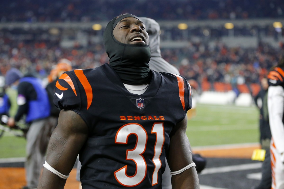 Cincinnati Bengals safety Michael Thomas (31) greets military personnel  before the start of an NFL football game between the Cincinnati Bengals and  the Carolina Panthers, during the NFL's Salute to Service Sunday