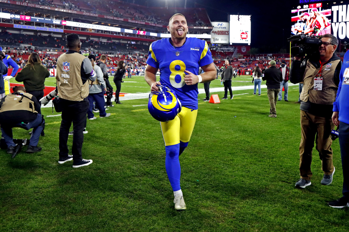 Doink! Los Angeles Rams kicker Matt Gay's PAT try is no good after hitting  the upright