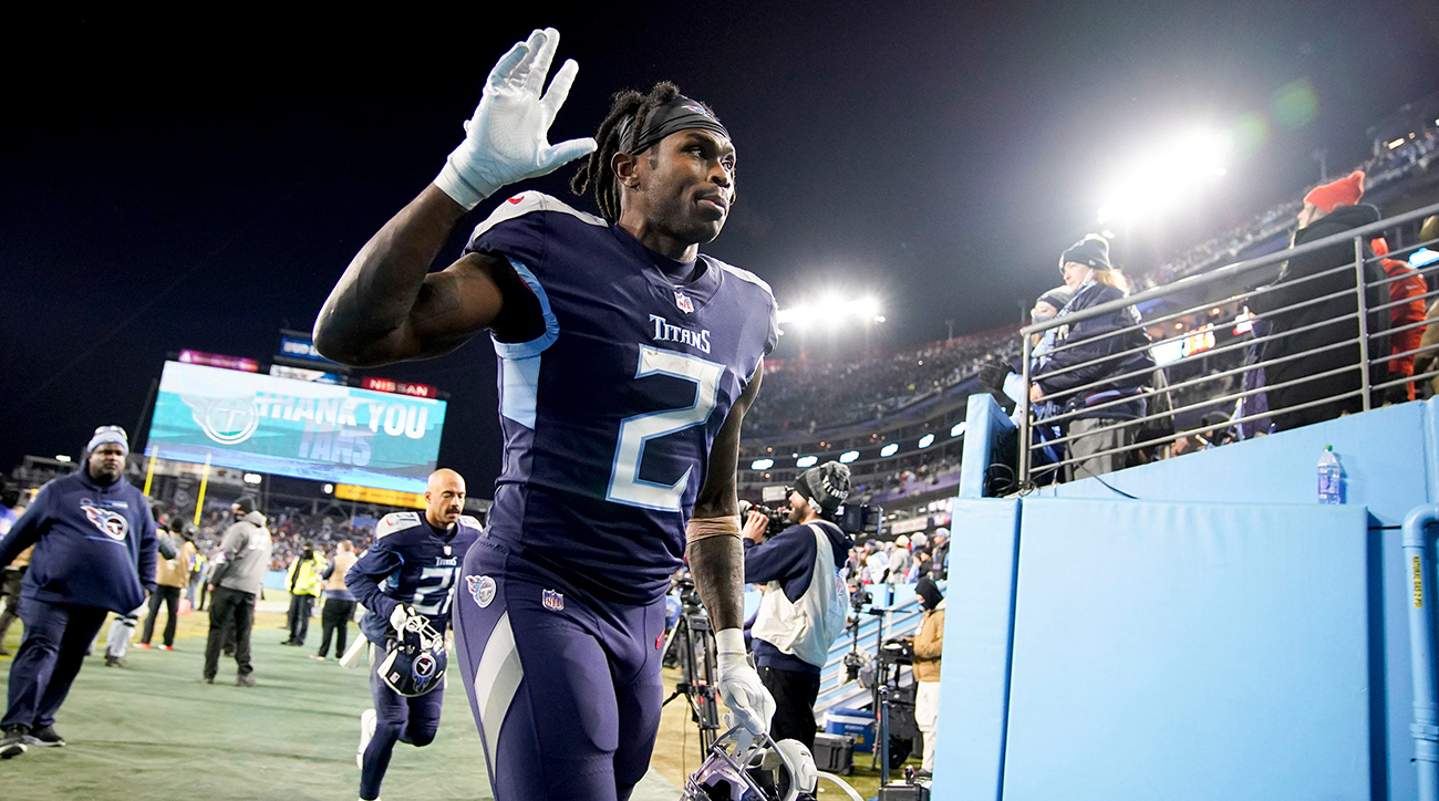 Atlanta Falcons wide receiver Julio Jones (11) runs before an NFL football  game against the Indianapolis Colts, Sunday, Sept. 22, 2019, in  Indianapolis. (AP Photo/Michael Conroy Stock Photo - Alamy