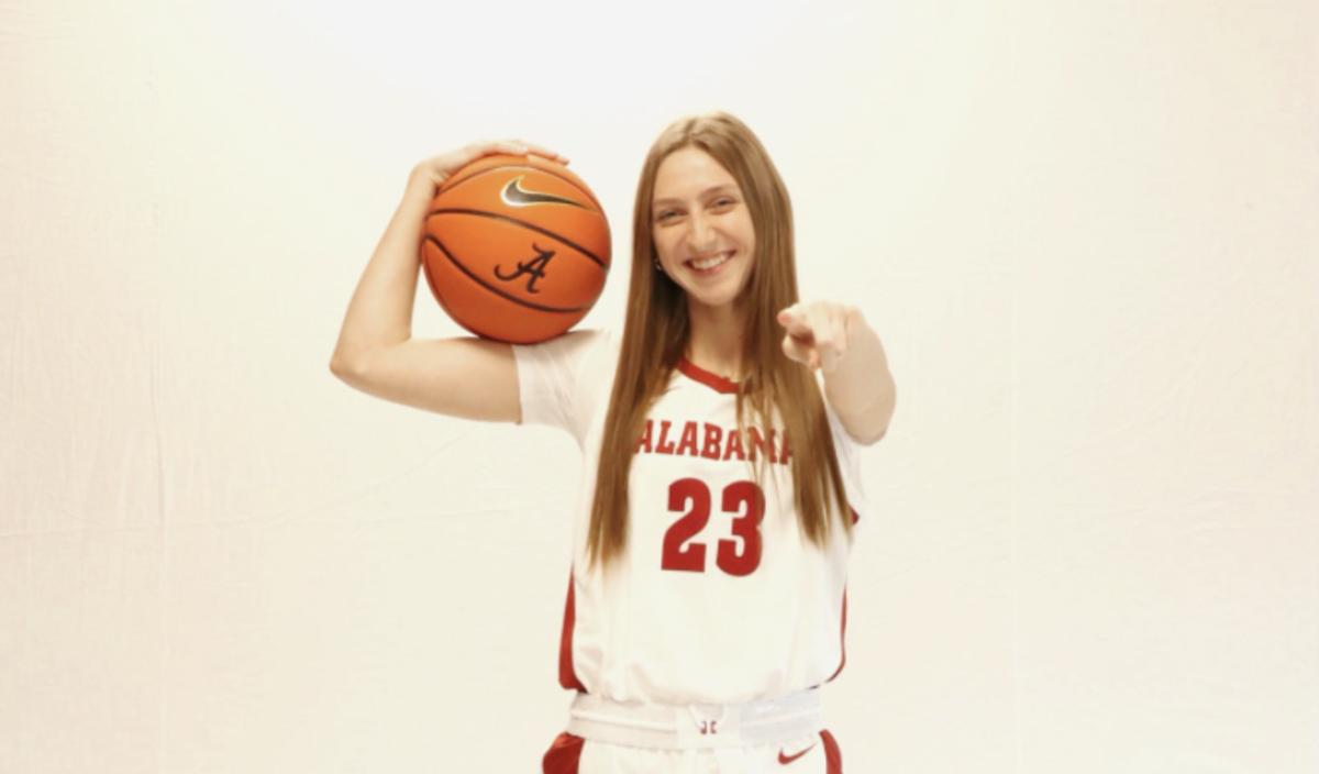 Alabama women's basketball signee Karly Weathers.