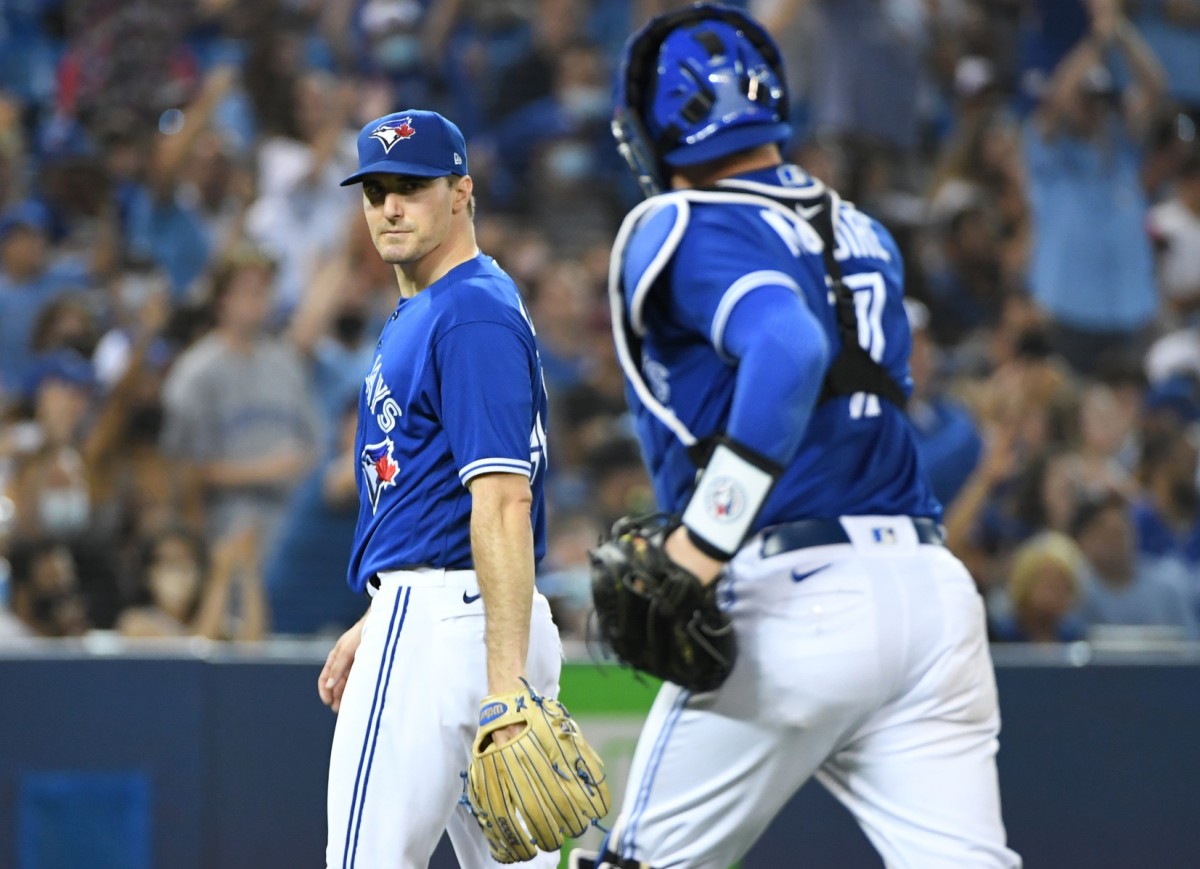 Blue Jays avoid arbitration with Hernandez, Stripling on one-year