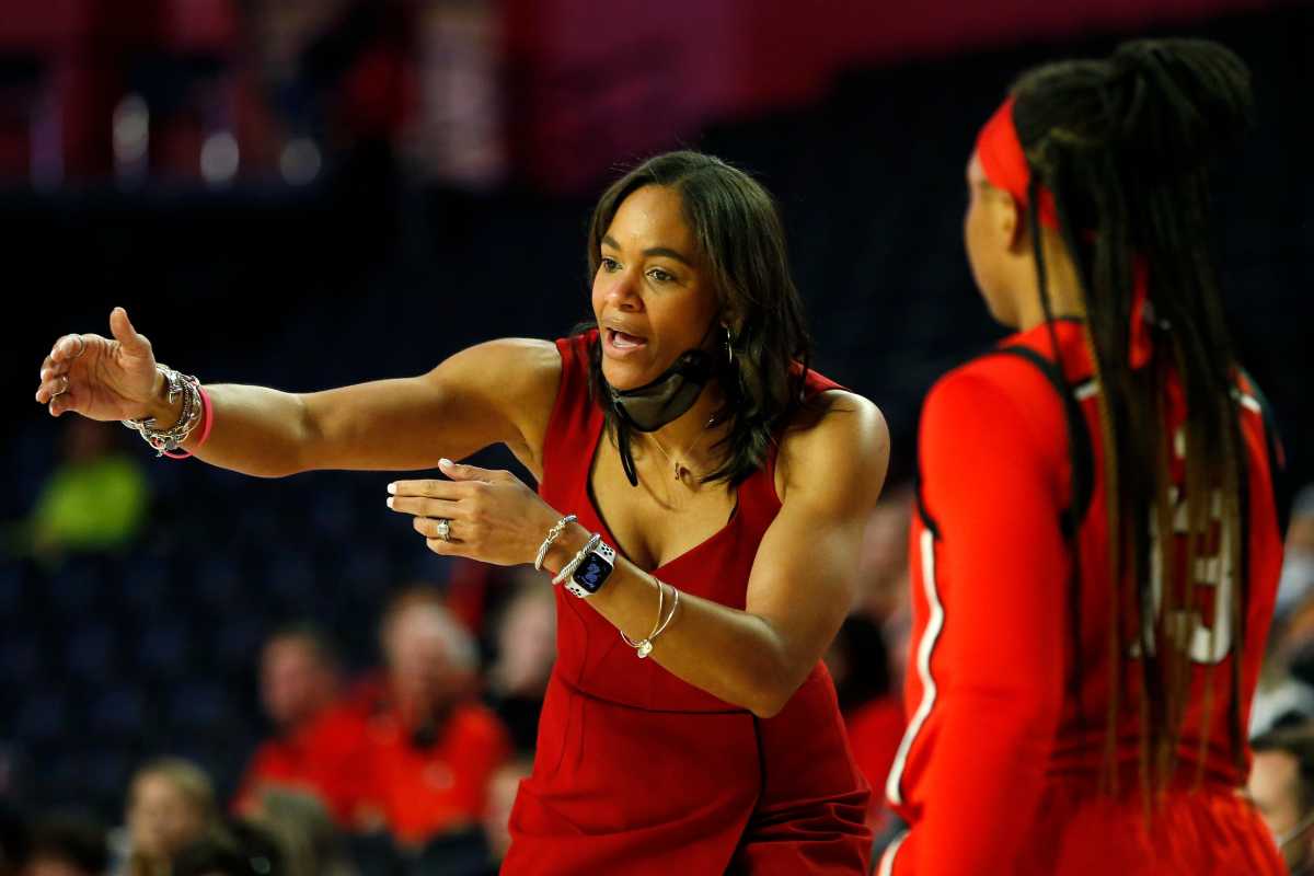 Texas A&M Hires Georgia's Joni Taylor As Women's Basketball Coach - Sports  Illustrated Texas A&M Aggies News, Analysis and More