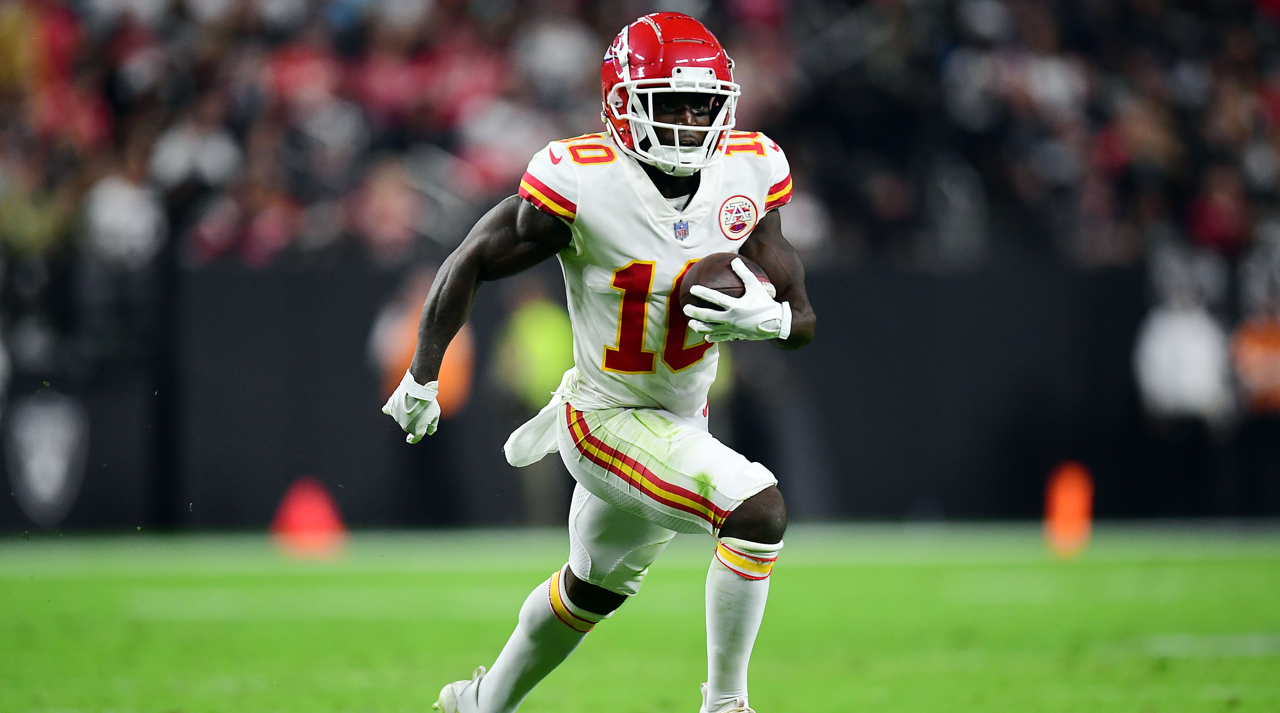 Tyreek Hill trade: How blockbuster WR trade impacts Super Bowl odds for  Miami Dolphins in 2022 - DraftKings Network