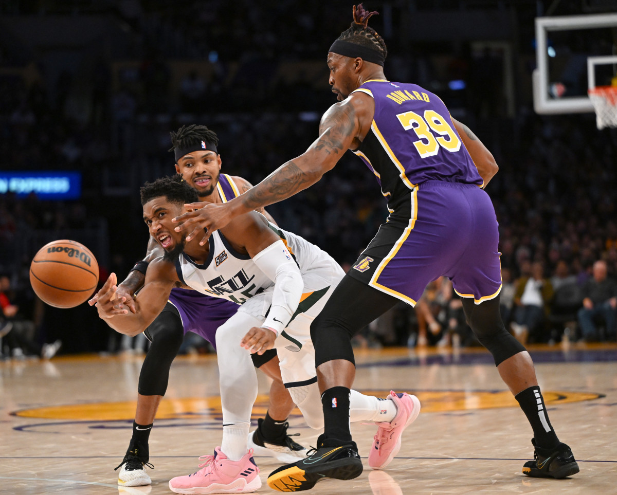 LA Lakers to Reportedly Wear Sleeved Jerseys for Several Games Next Season, News, Scores, Highlights, Stats, and Rumors