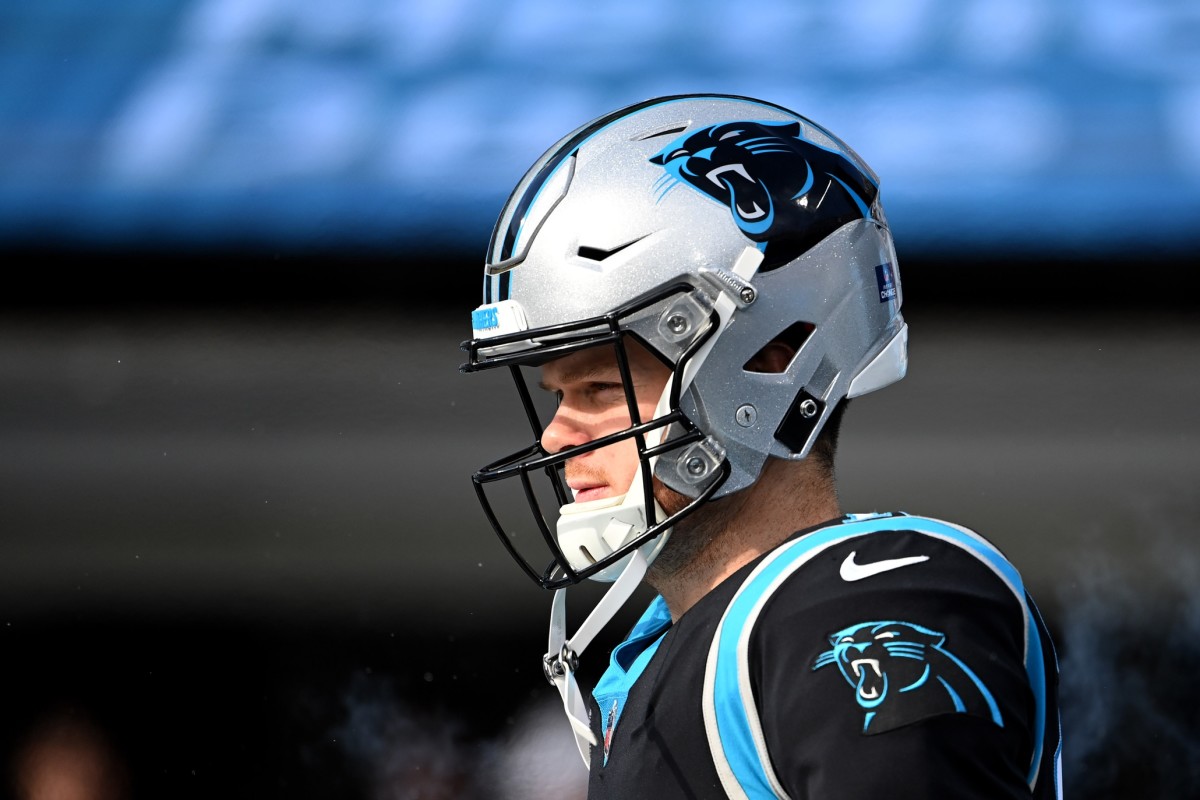 OFFICIAL: Panthers WR DJ Moore Changes Jersey Number - Sports Illustrated Carolina  Panthers News, Analysis and More