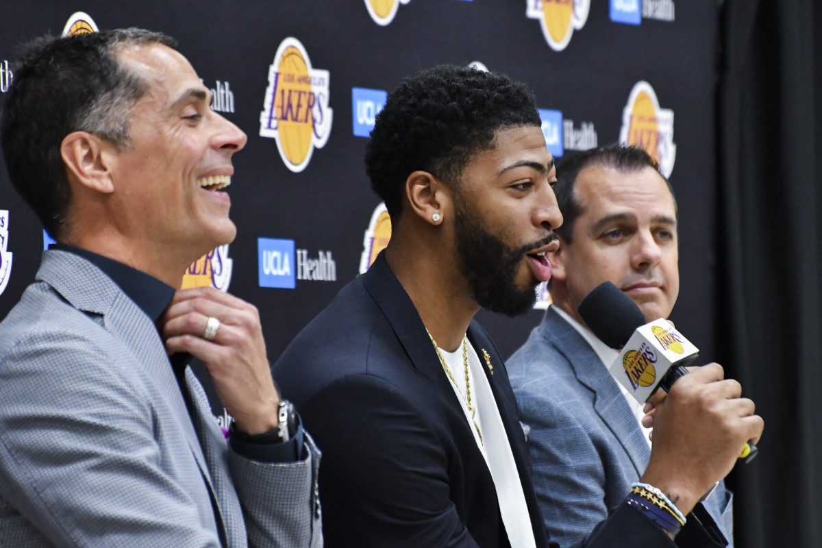 Lakers: Insider Discusses LA Potentially Trading Anthony Davis - Sports Illustrated
