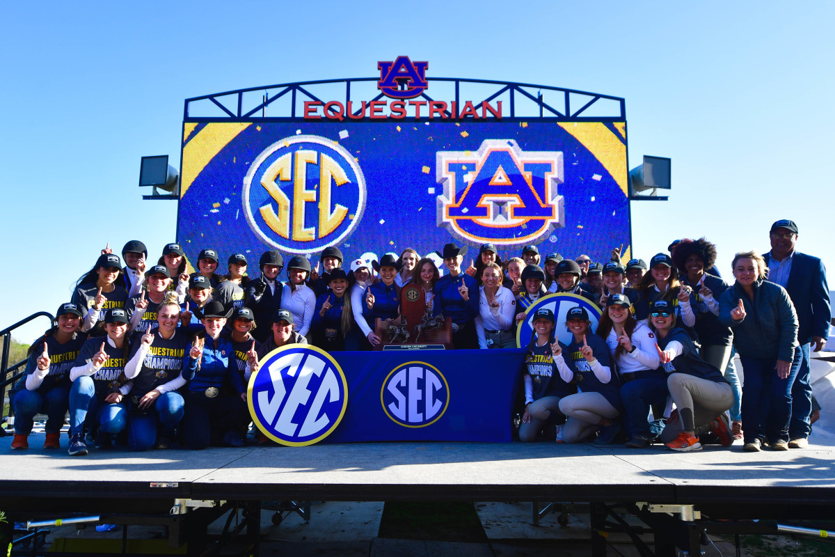 Auburn celebrates its fourth-straight SEC championship at the Auburn University Equestrian Center (Grace Schinsing/Auburn Athletics)