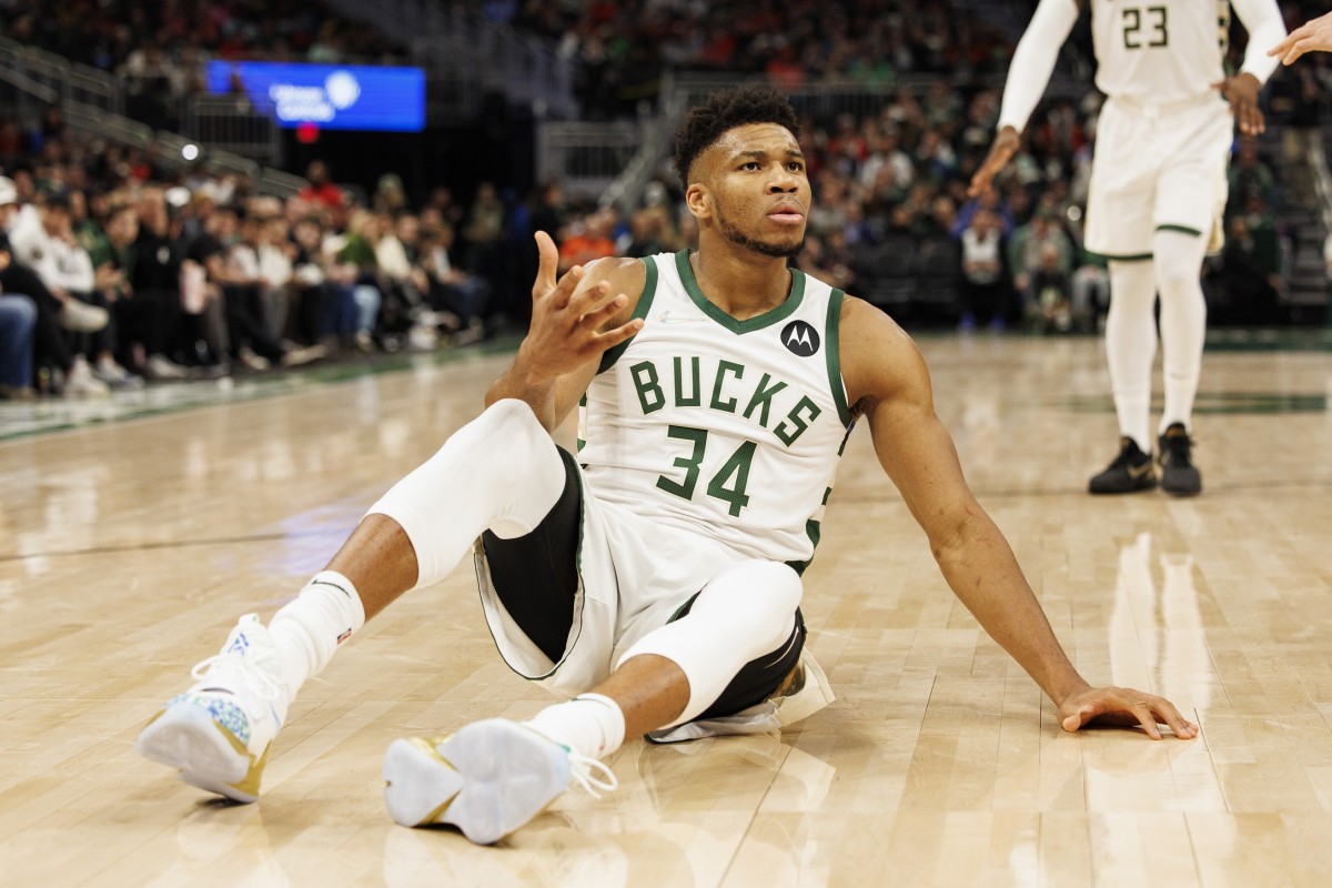 Giannis Antetokounmpo's Final Injury Status For Mavs-Bucks Game ...