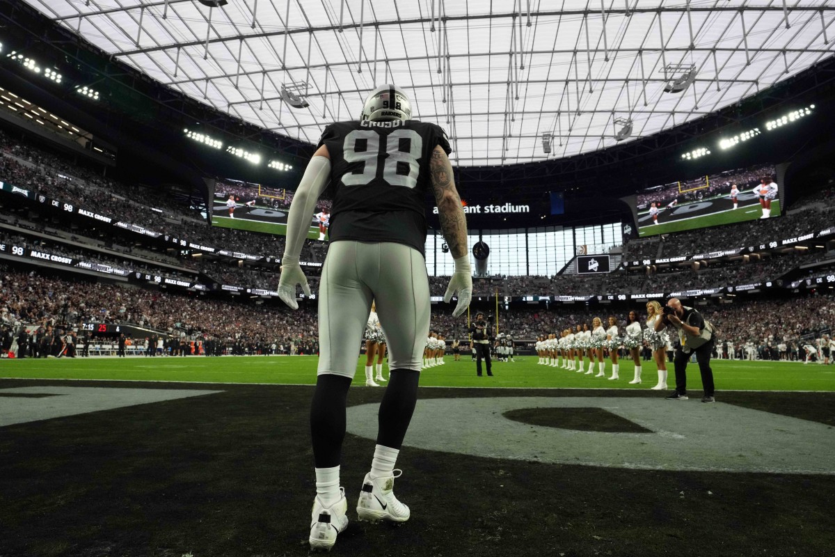 Raiders sign Pro Bowl DE Maxx Crosby to 4-year, $99 million extension