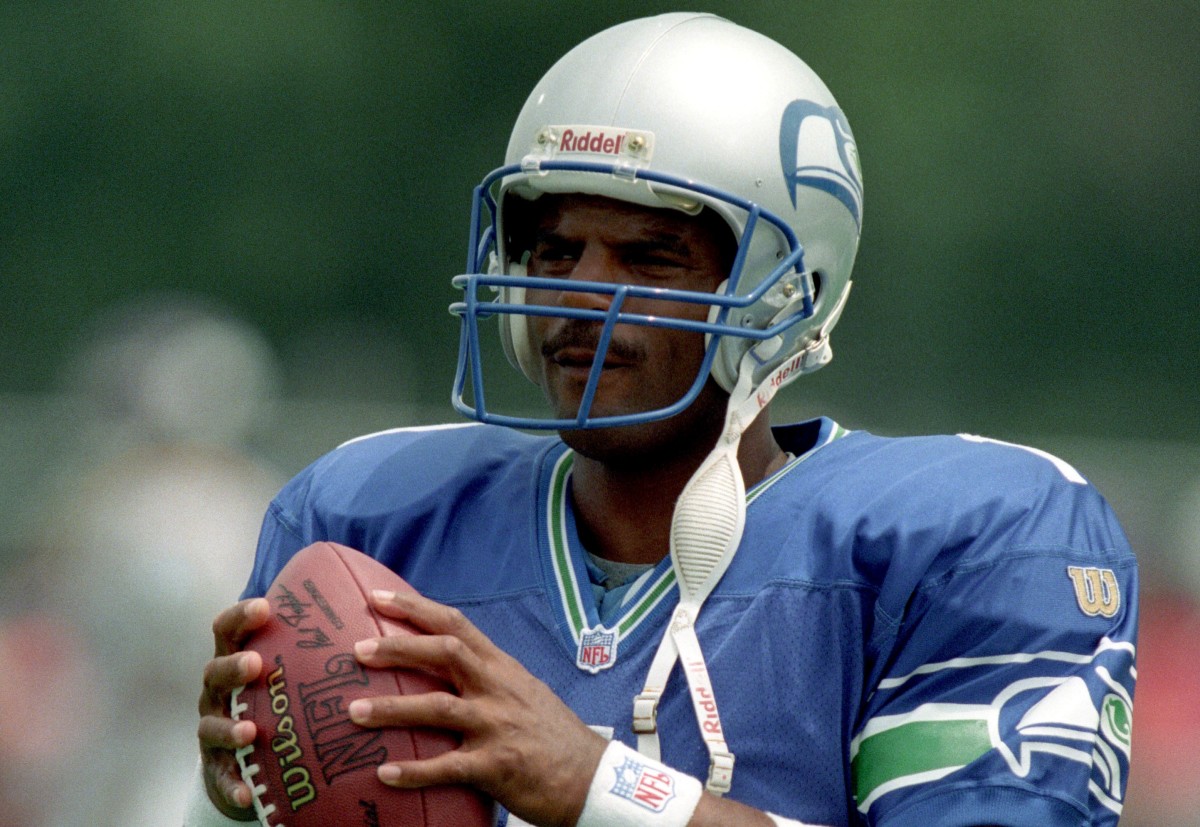 On this date: Warren Moon finally signs with Seahawks