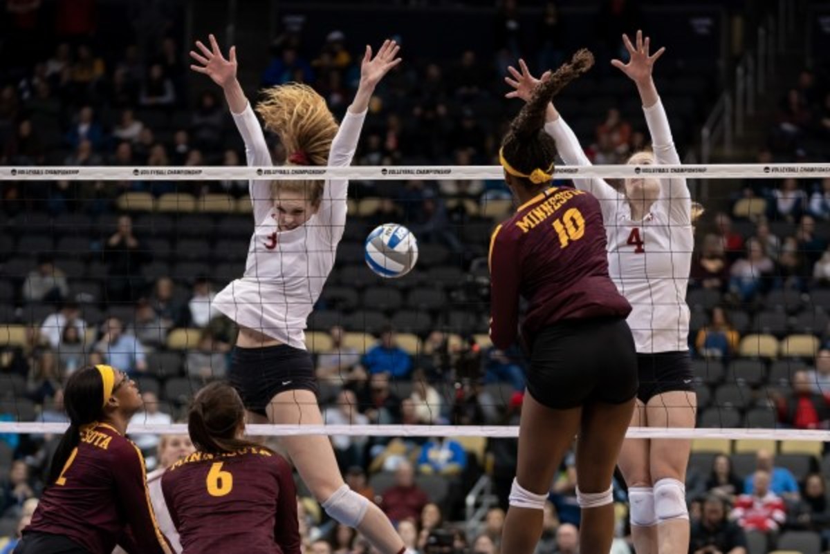 Stanford ends Minnesota's championship hopes in volleyball Final Four