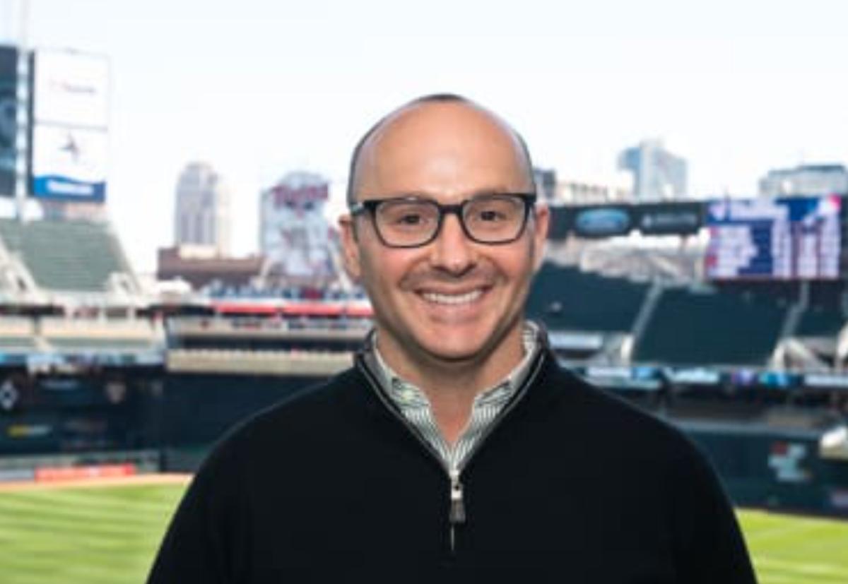 Twins radio announcer Corey Provus named as possible candidate for Cubs ...