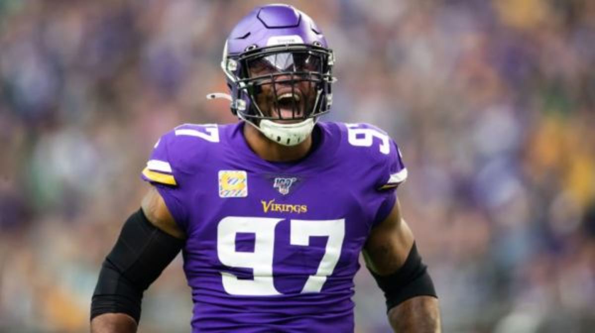 Everson Griffen of Vikings 'getting the care he needs' after crisis