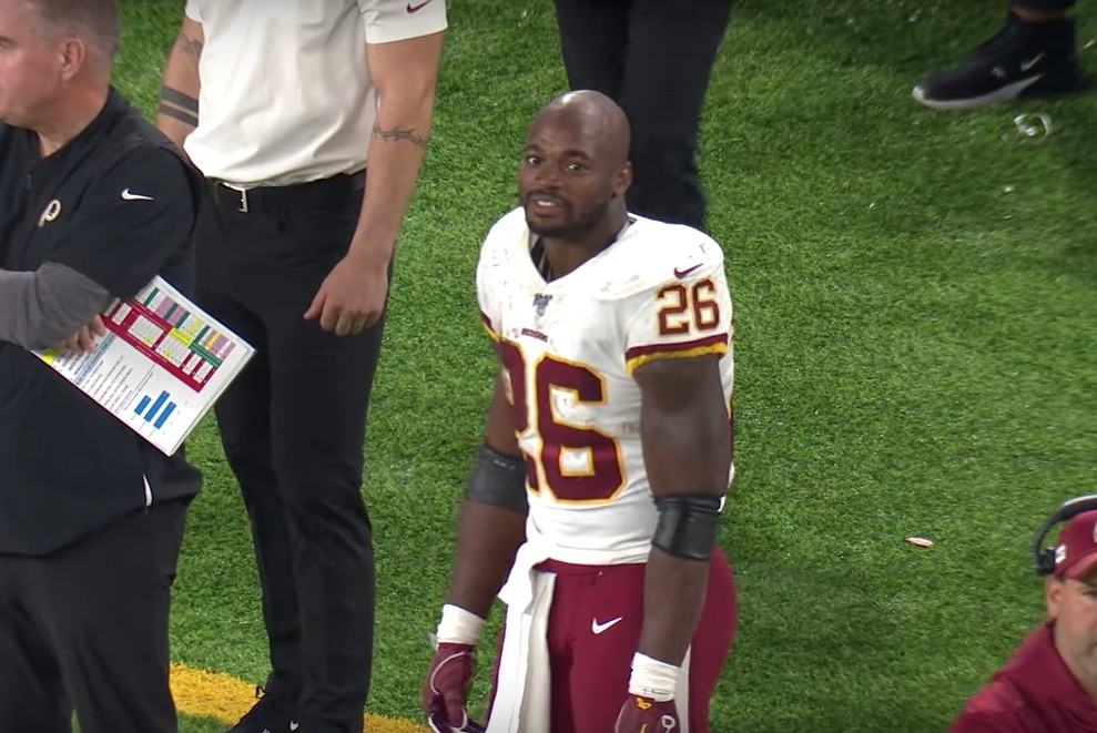 Adrian Peterson returns to Minnesota