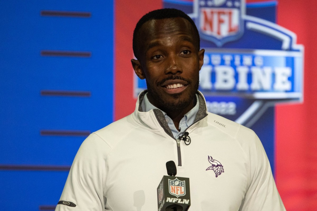 Kwesi Adofo-Mensah: 'Everything is on the table' with Kirk Cousins ...