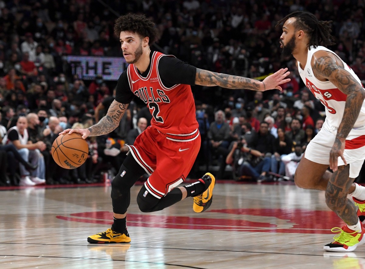 How long is Lonzo Ball out? Bulls latest injury update on point