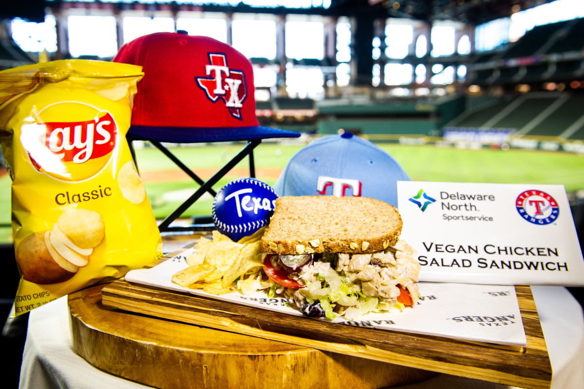 Vegan nachos, $27 pig-a-palooza sandwich top list of new Texas Rangers food  items