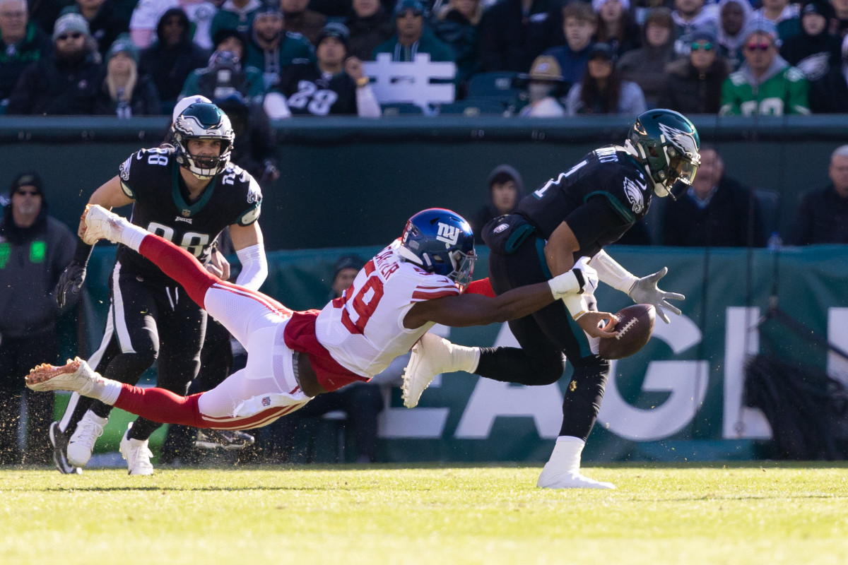 PHOTOS: Norcross grad Lorenzo Carter joins Atlanta Falcons' USO Tour, Slideshows