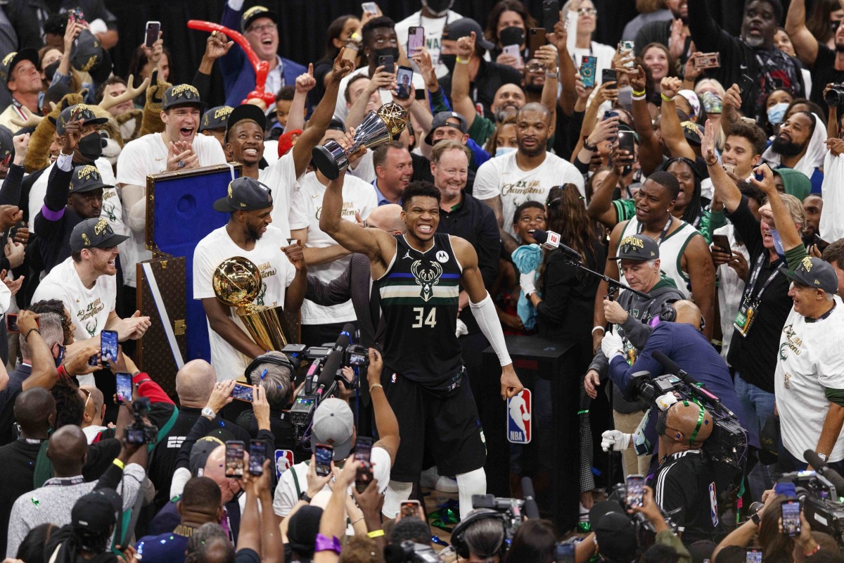 Here's What Giannis Antetokounmpo Tweeted After The Bucks Beat The ...